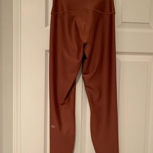 ALO Rust 7/8 size small high waist airlift legging . Wore once to small for me
